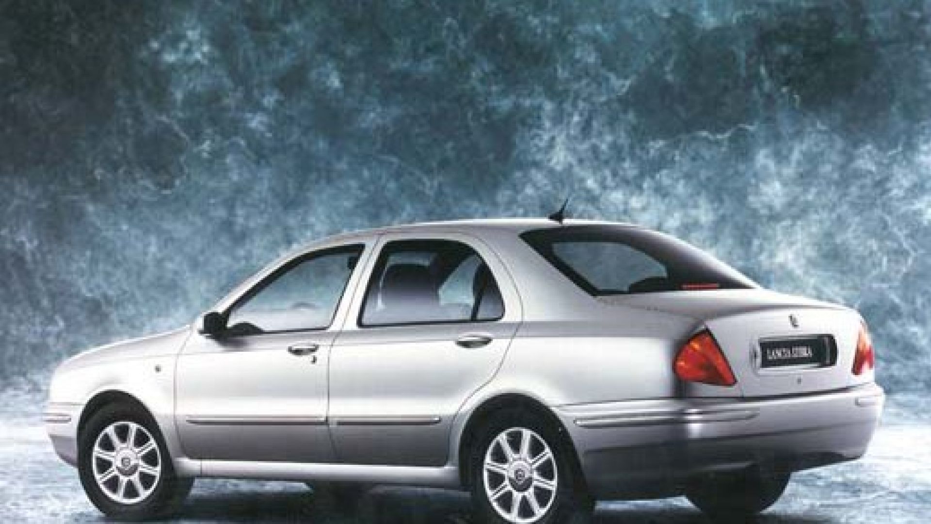 prova su strada: su strada con: lancia lybra - motorbox - Bel Divano In Pelle Posteriore Con Sedili Imbottiti Armi prova su strada: su strada con: lancia lybra - motorbox - Bel Divano In Pelle Posteriore Con Sedili Imbottiti Armi