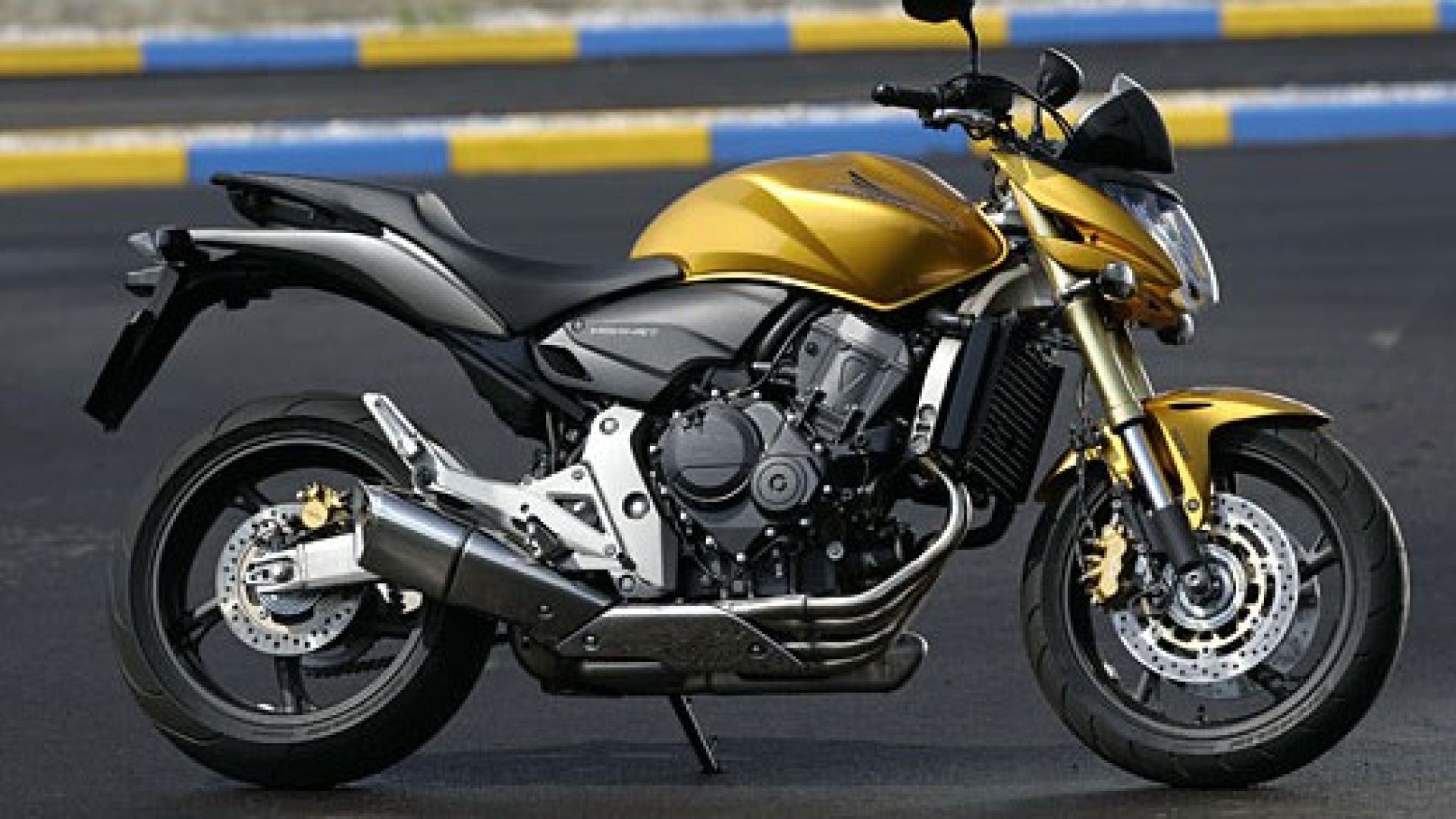 Prova Honda Cb F Hornet Motorbox