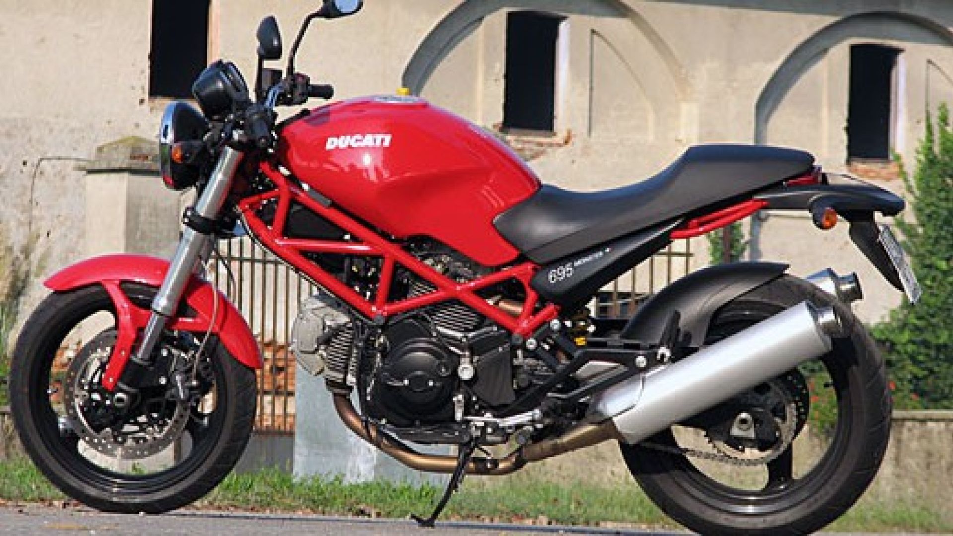 695 ducati monster