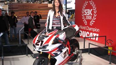 Eicma Le Ragazze Degli Stand