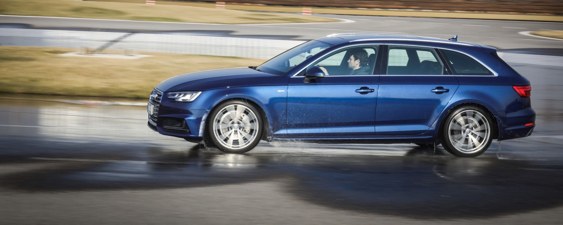 Test Drive Audi A4 Avant 2 0 Tdi Quattro La Prova Su