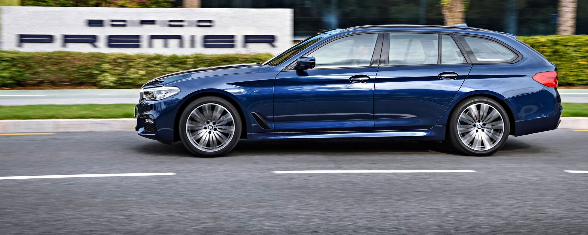 Nuova BMW Serie 5 Touring: dinamismo formato famiglia