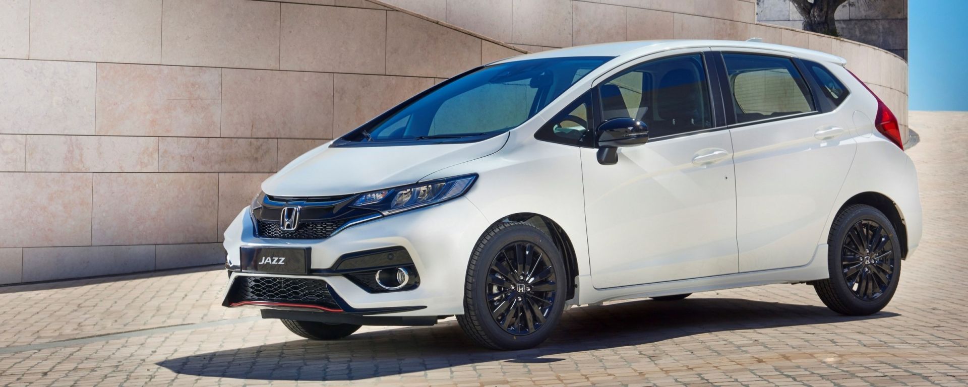 Nuova Honda Jazz 2018 Prova Restyling Interni Bagagliaio Prezzi MotorBox