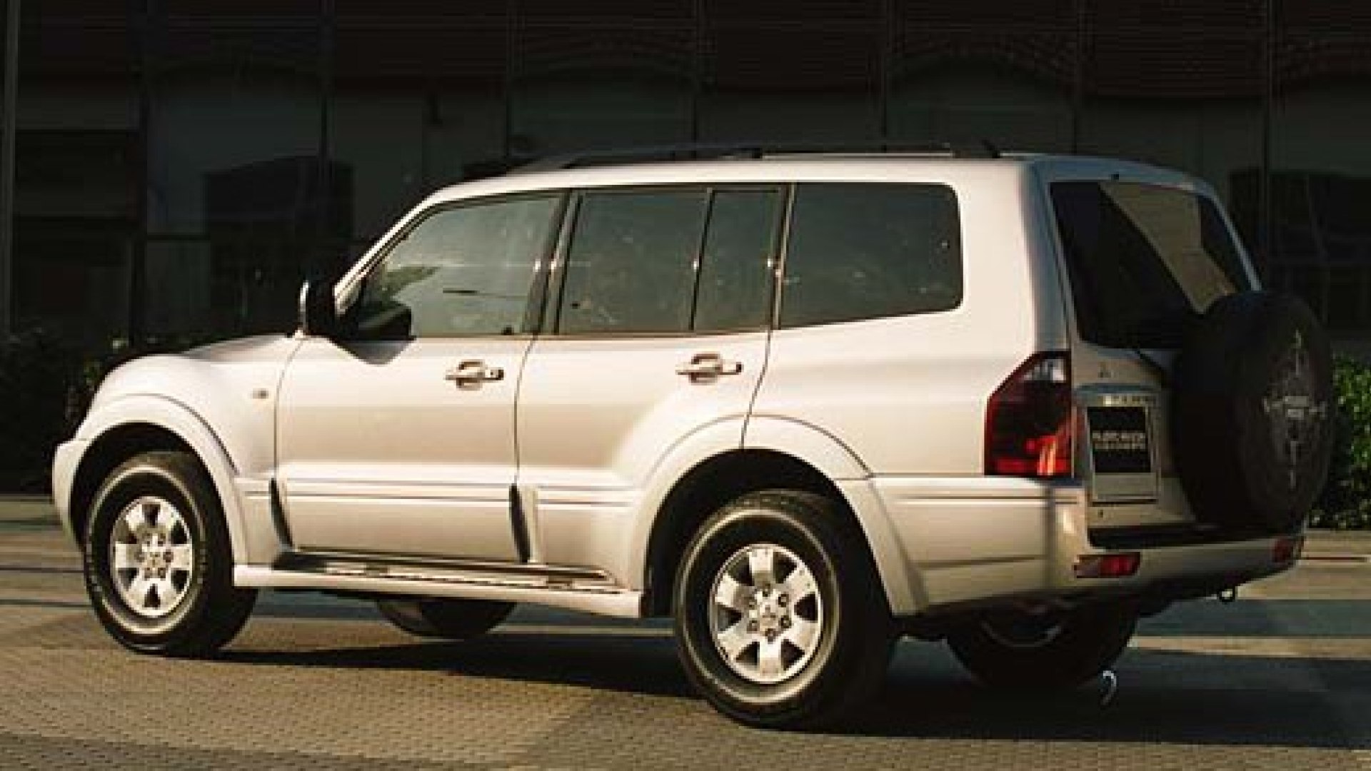 Mitsubishi pajero 2003