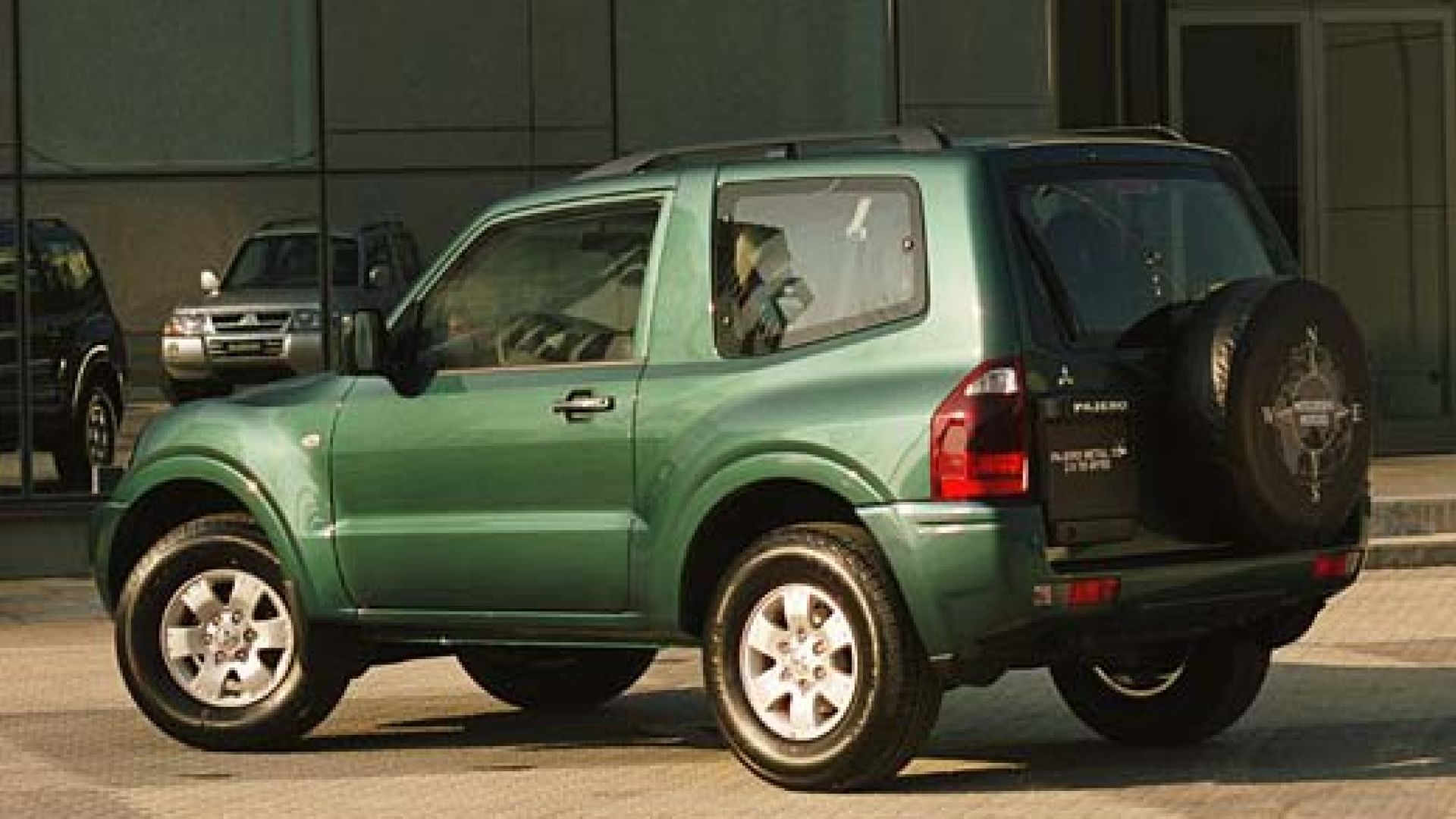 Mitsubishi pajero 2003 года