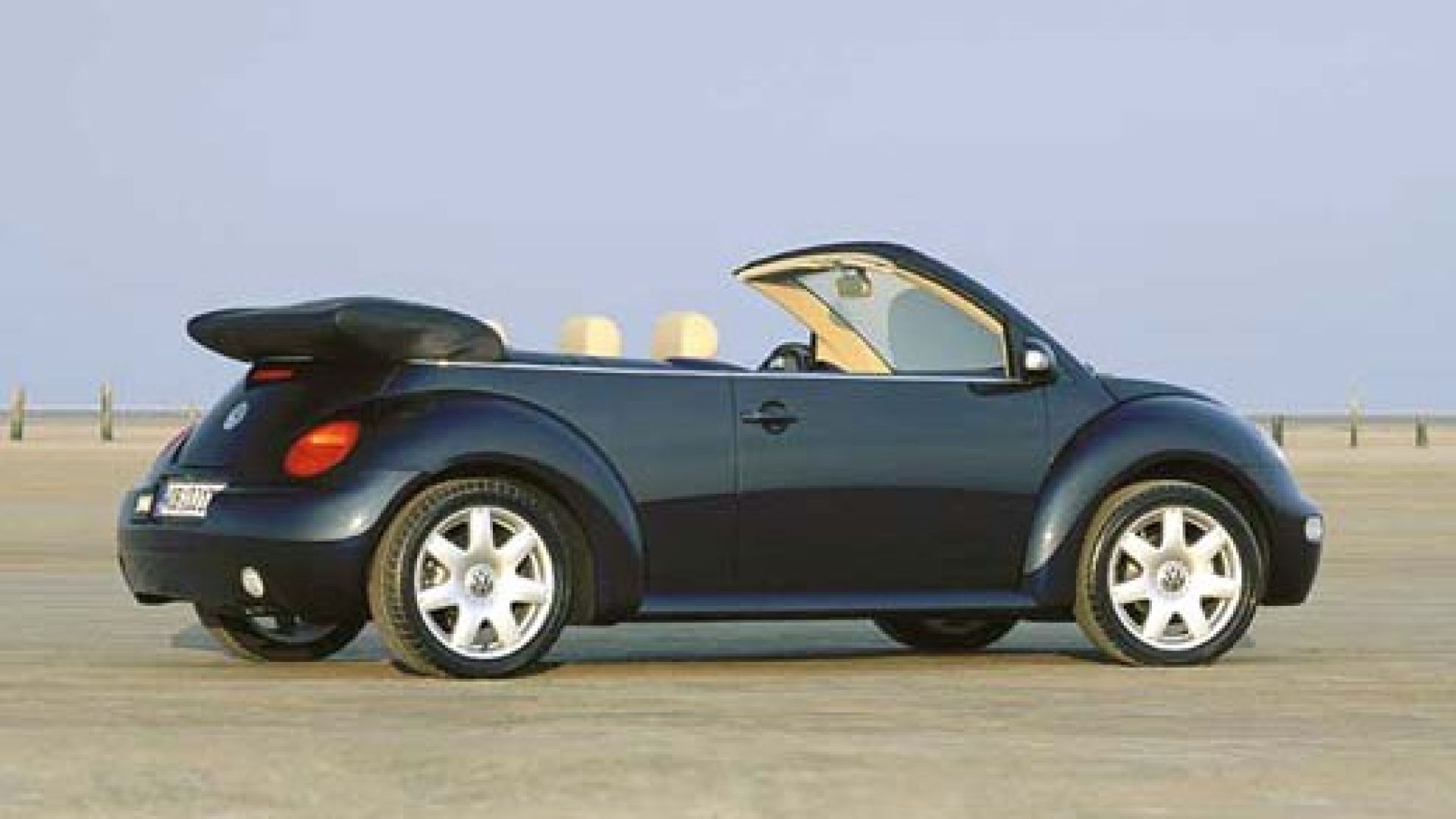Volkswagen New Beetle Cabrio Motorbox