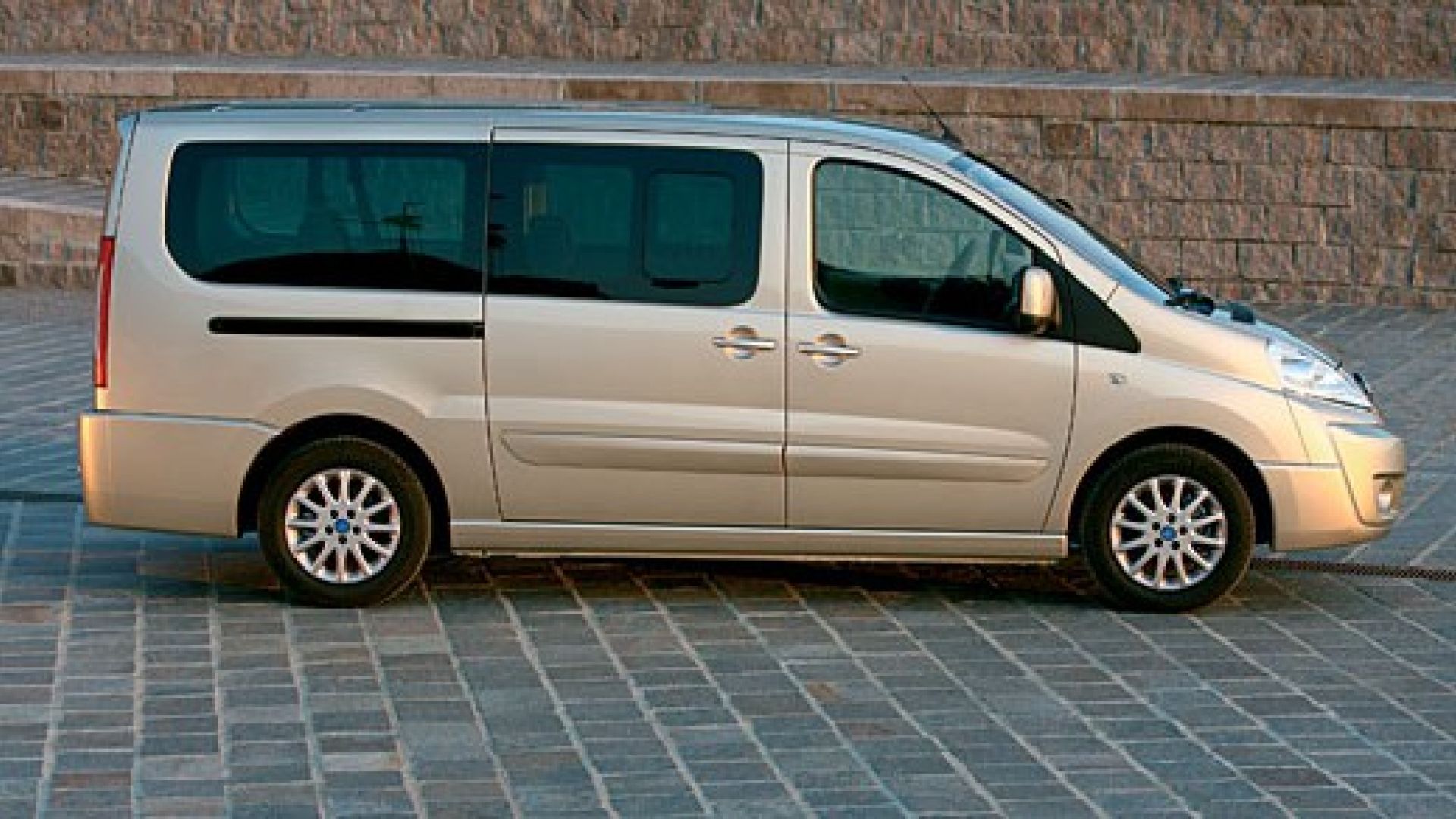 Prova Fiat Nuovo Scudo Panorama MotorBox Prova Fiat Nuovo Scudo Panorama MotorBox