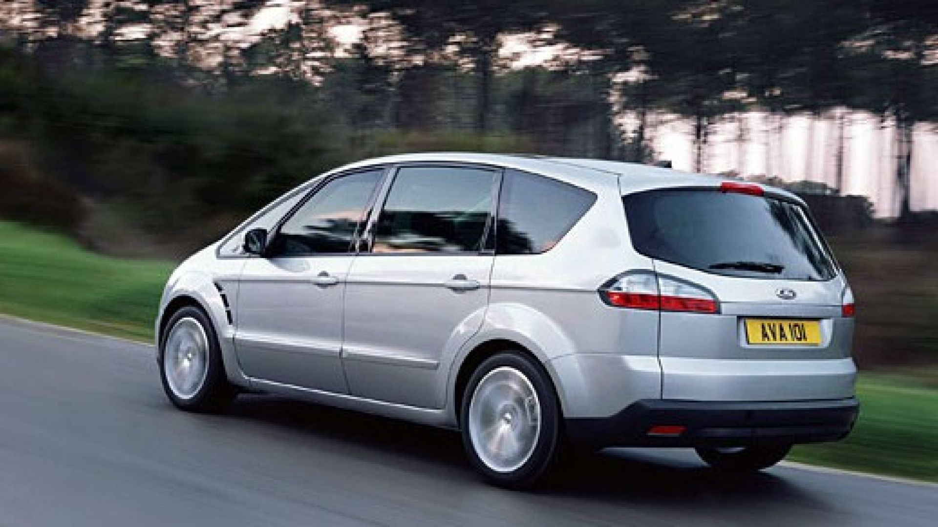 Anteprima:: Ford S-Max - MotorBox