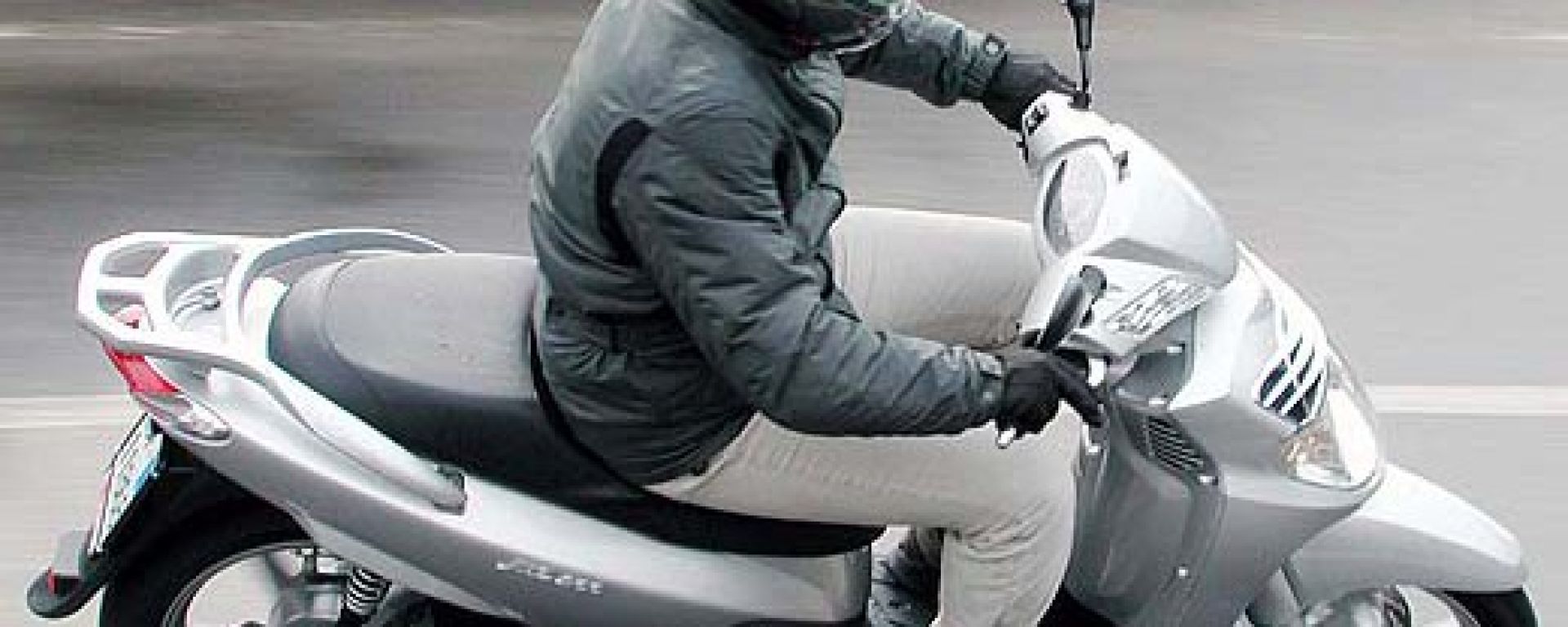 In sella a: Sym HD 200