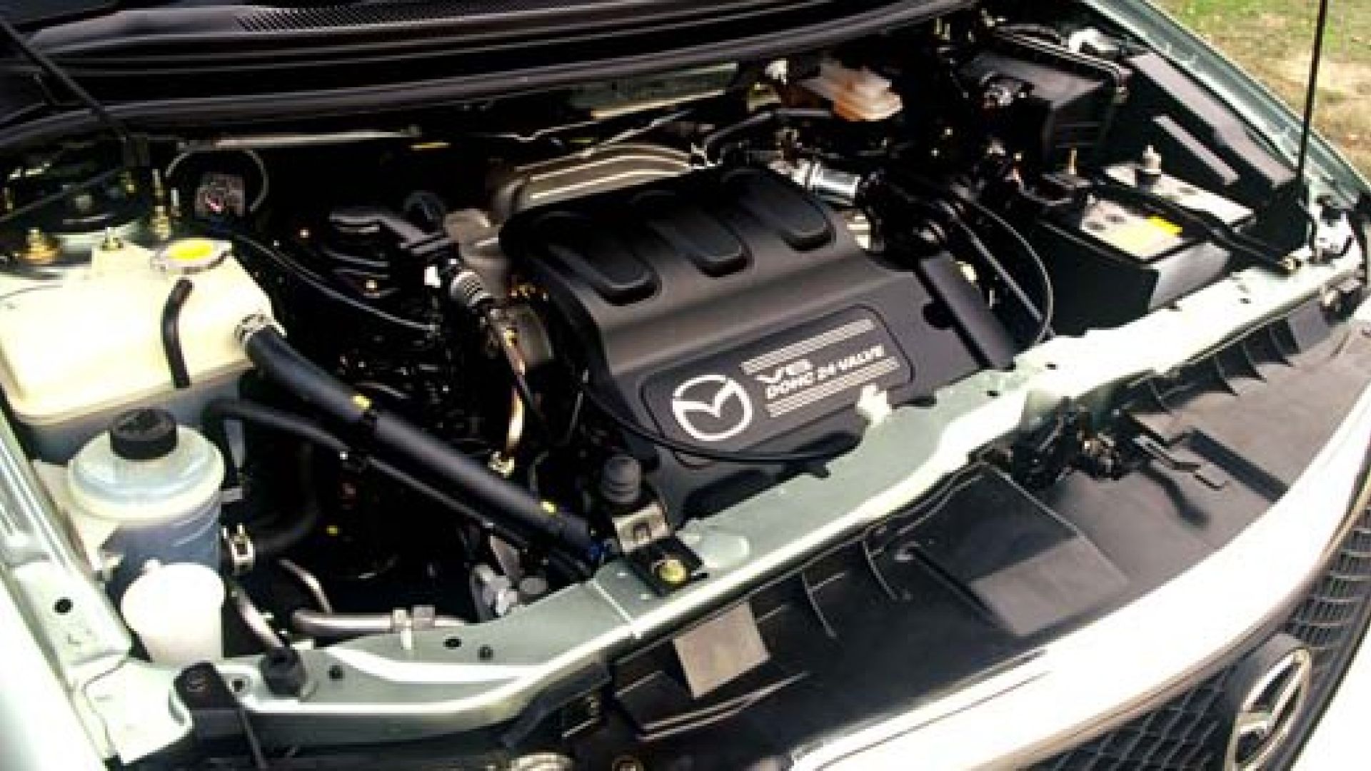 Двигатель мазда мпв бензин. Mazda MPV 3.0 двигатель. Двигатель Мазда MPV 2.3. Мазда MPV 2002. Мазда МПВ 2.5 бензин.