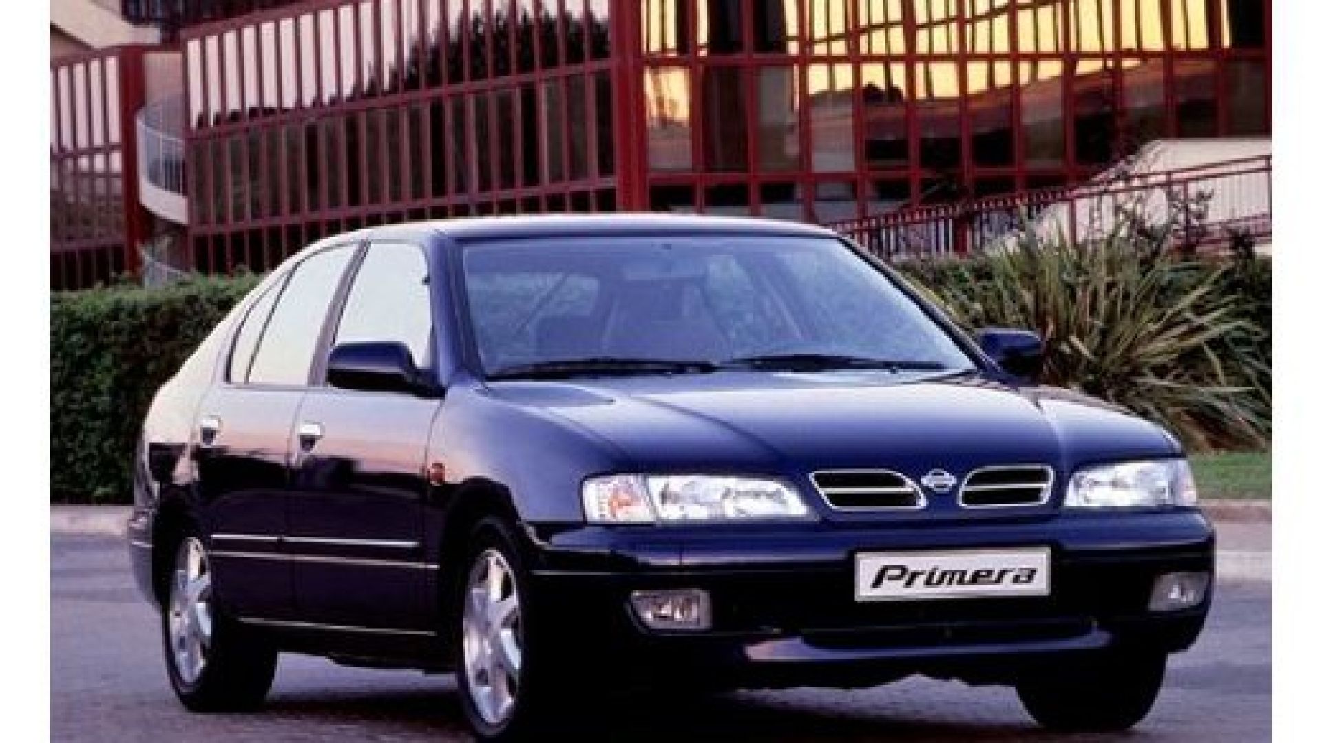Prova Su Strada | Nissan Primera 99
