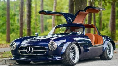 300 SL Signature Autosports: prezzo da amatori per questo modello con porte ad ali di gabbiamo
