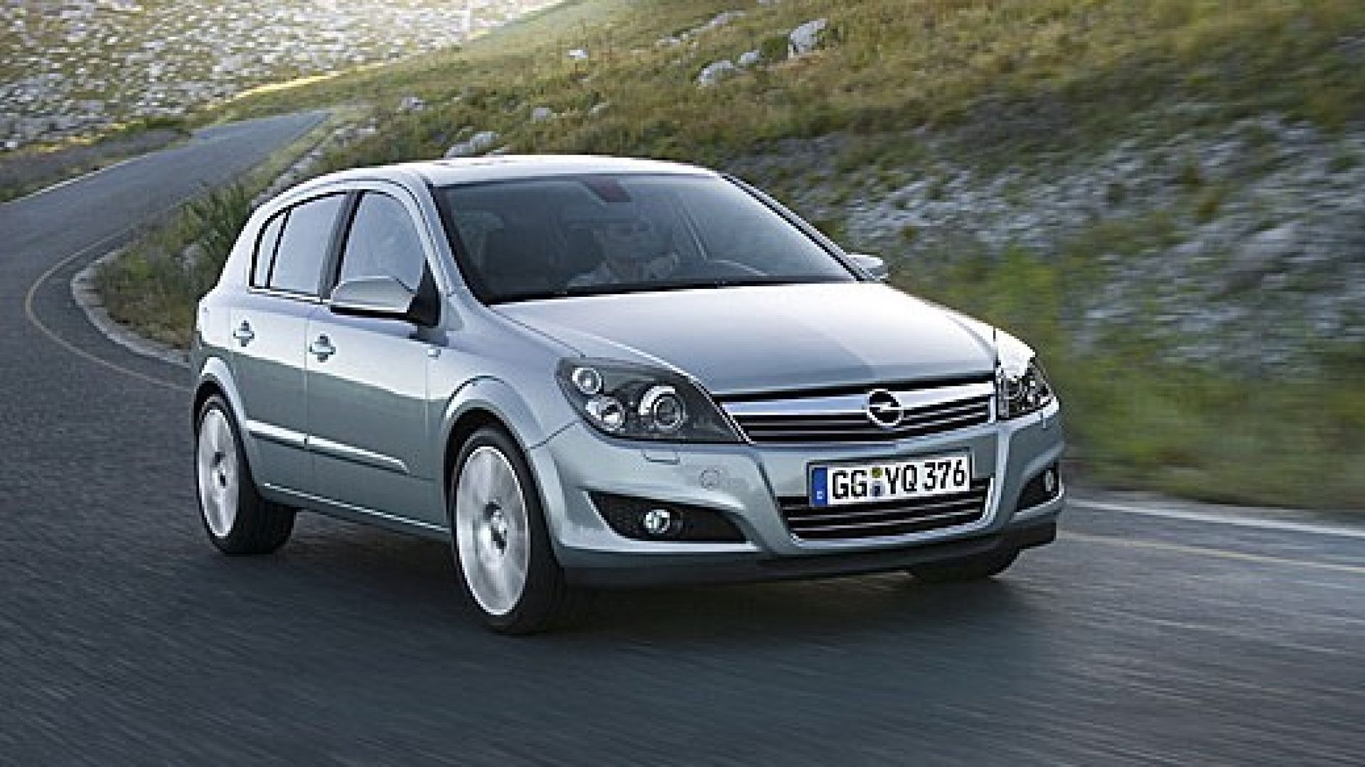 Опель хэтчбек 2011. Opel Astra 1.6. Opel Astra 2007 седан. Opel Astra h 2011 хэтчбек.