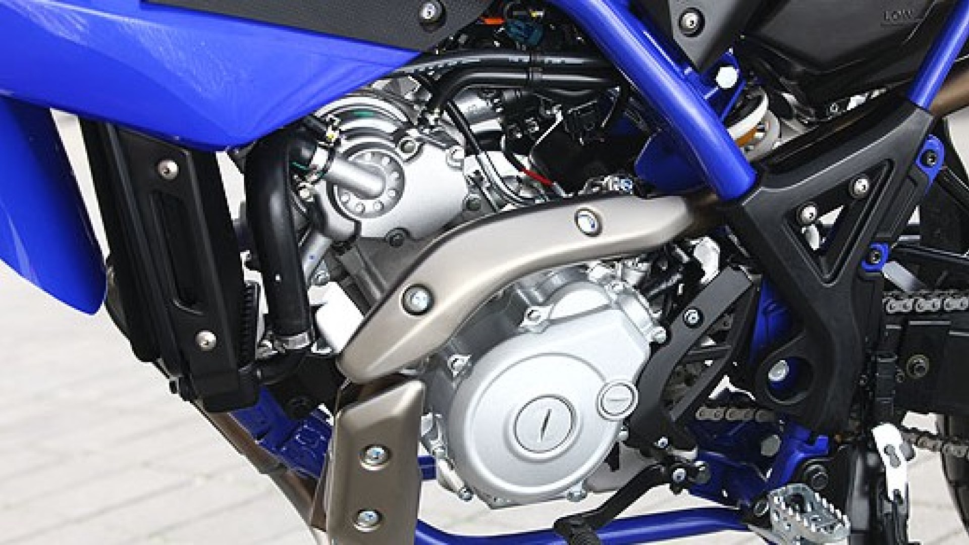 Genuine Yamaha WR125 R/X Service Kit: Oil Filter, Air Filter & Spark Plugs (OE Spec)
