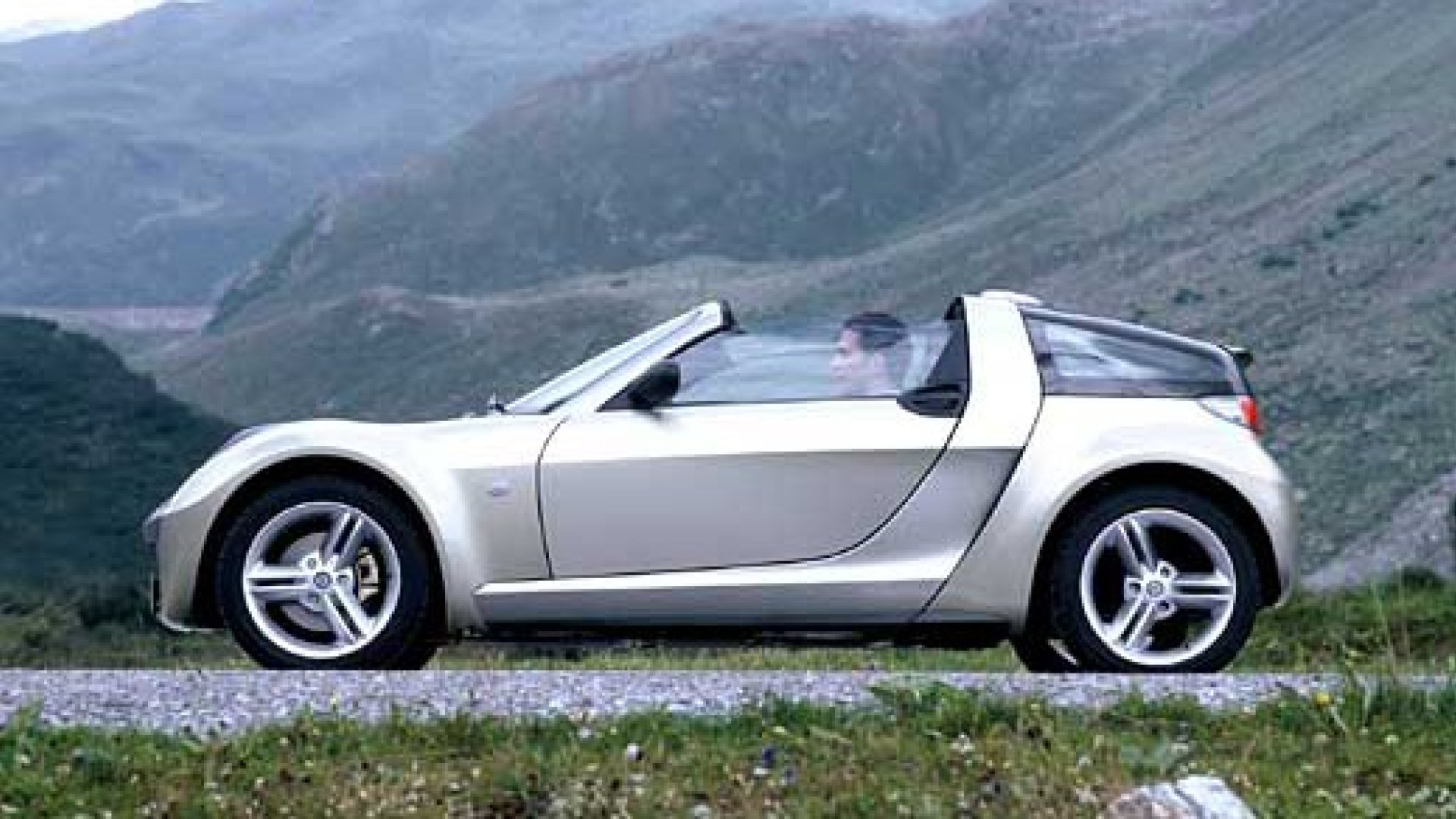 Машина smart roadster