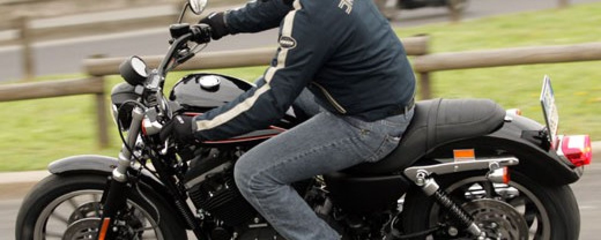 Prova Harley Davidson 883 R 2005 Motorbox