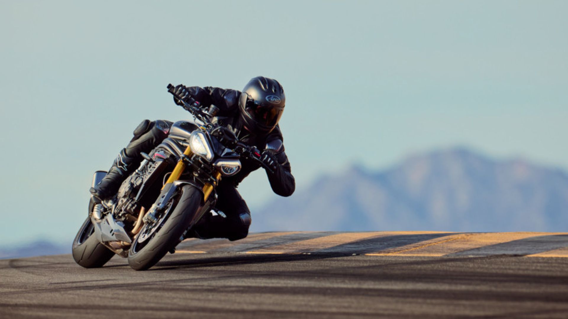 Triumph presenta la nuova Speed Triple RS 2025, scopri come cambia