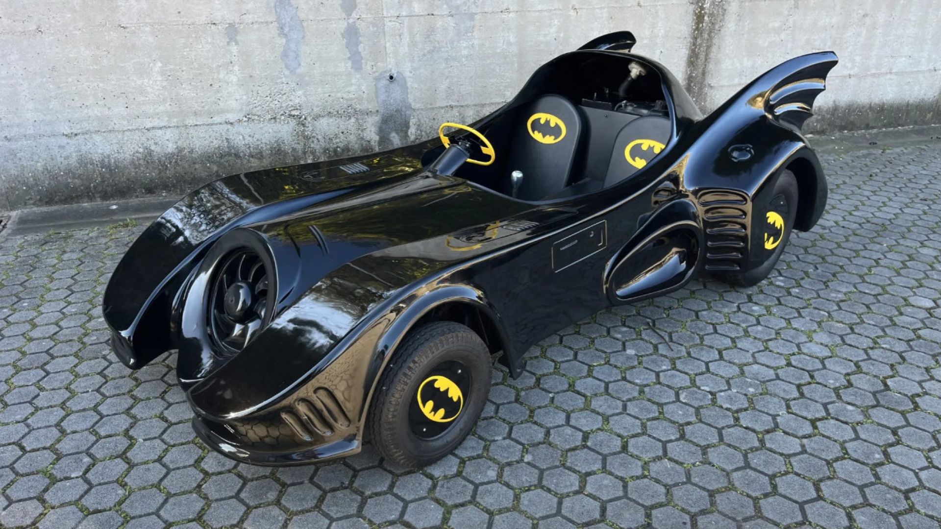 Te la do io la Burton Batmobile. Sapevi di quella Fiat 126...?