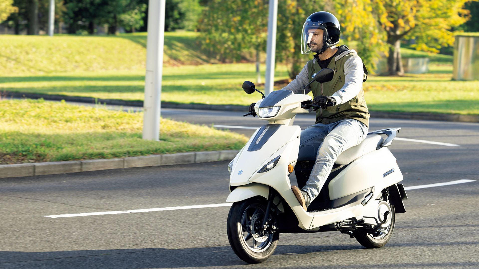 Suzuki e-Address: il primo scooter elettrico di Suzuki debutta in India