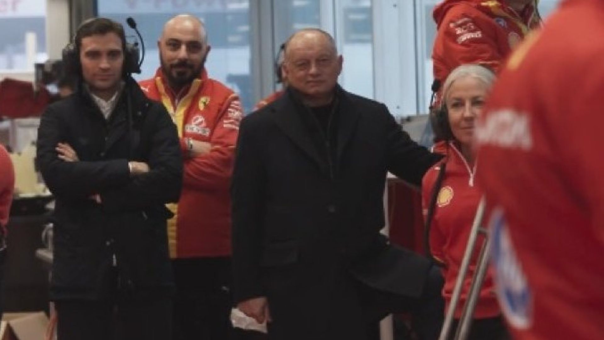 Angela Cullen in Ferrari con Lewis Hamilton? C'è un video ufficiale che lo conferma...