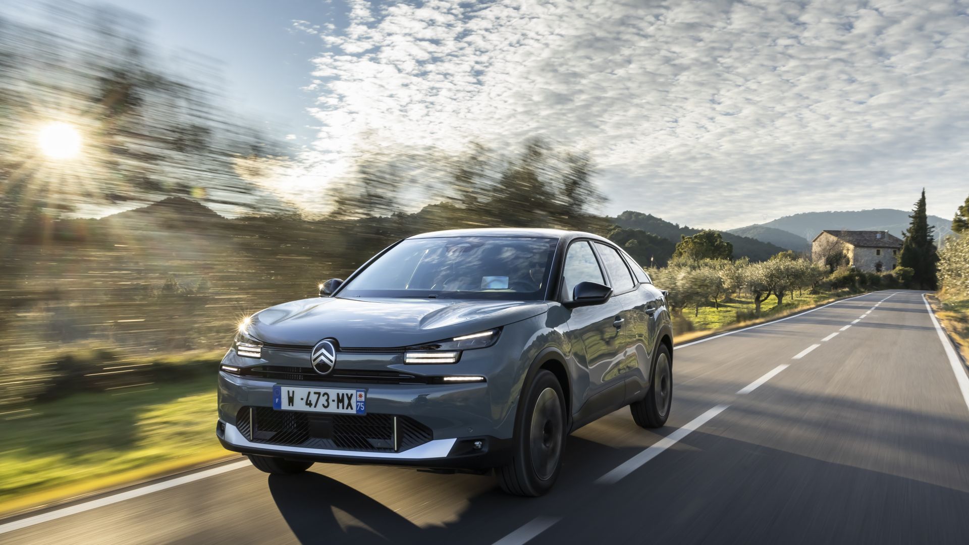 Nuove Citroen C4 e C4 X 2025: scopri prezzi, interni e opinioni dopo la prova