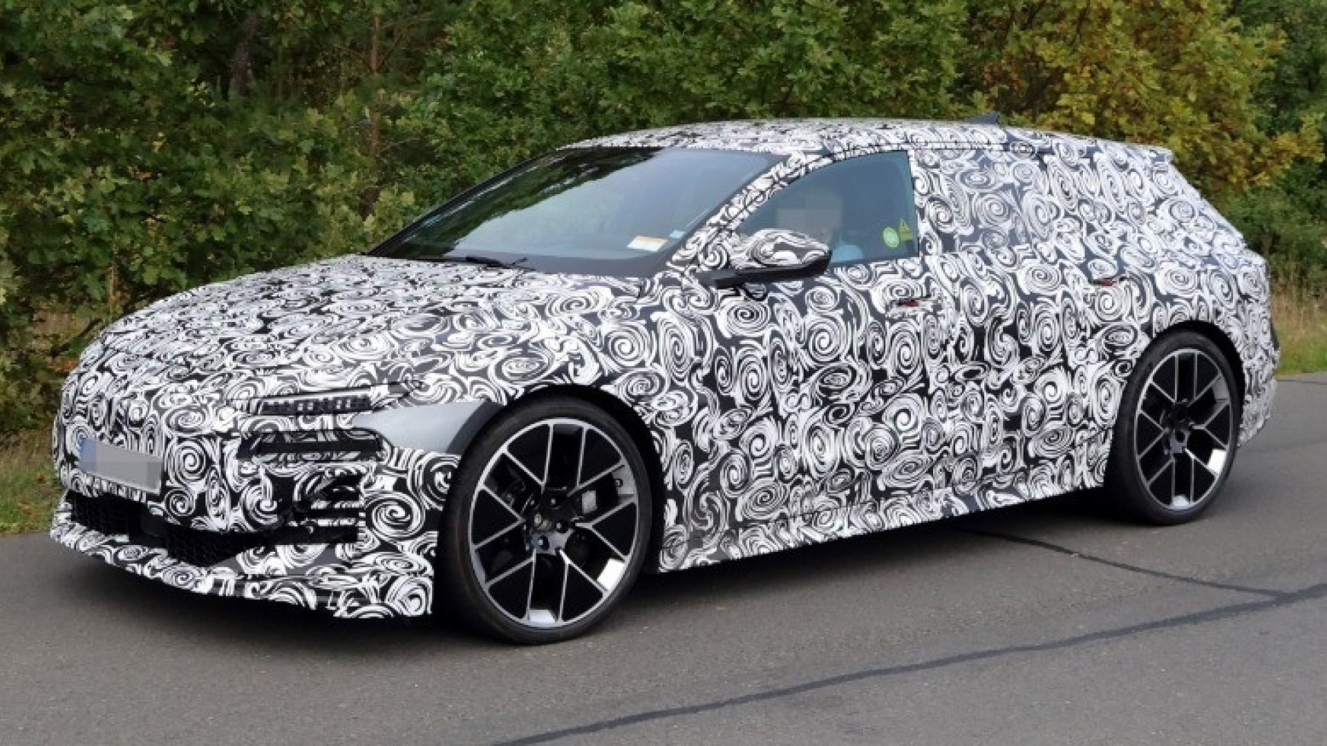 Audi sta preparando una wagon elettrica più sportiva: ecco le foto spia
