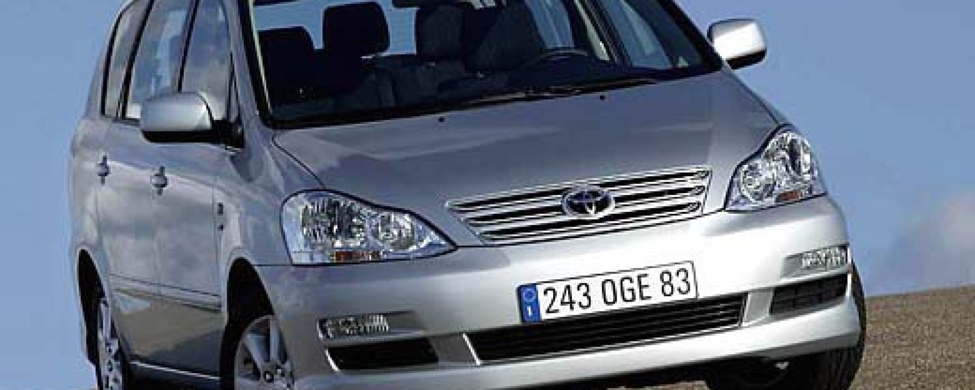 Toyota avensis verso 2004