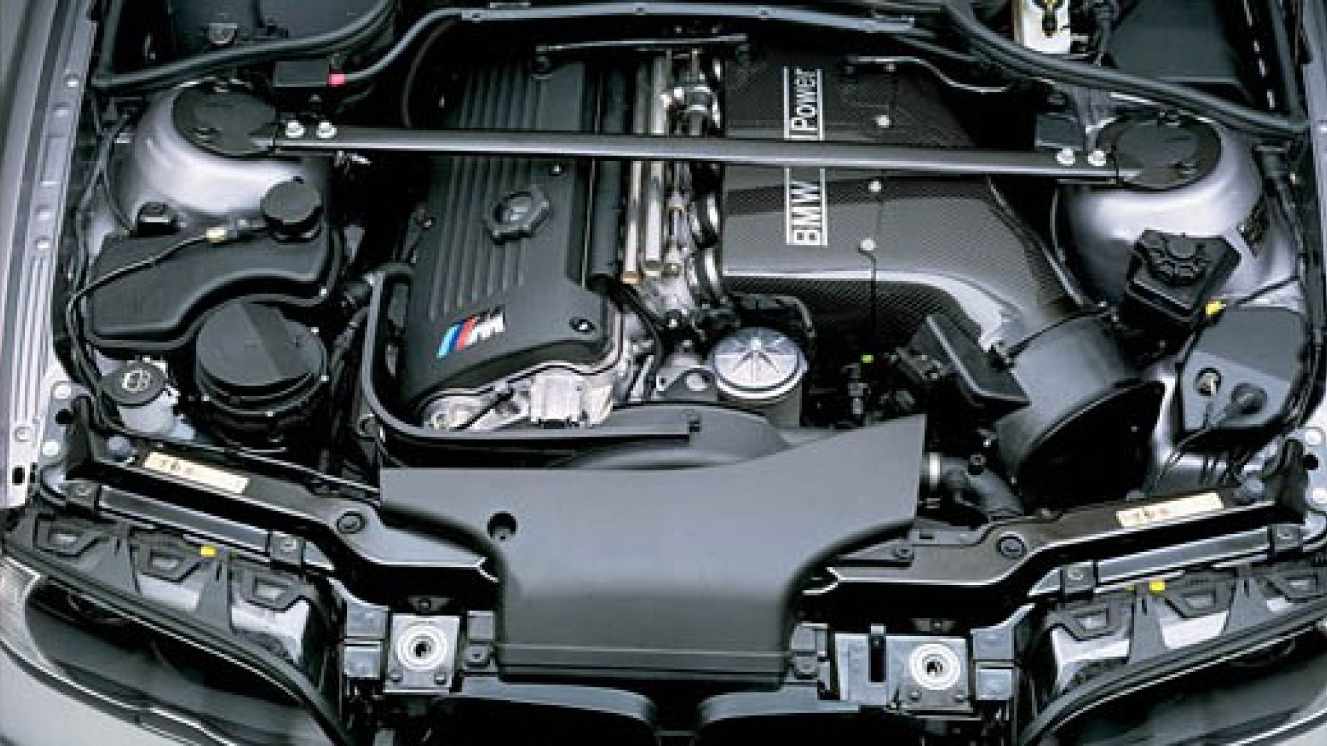 BMW M3 CSL E46: dieta a base di carbonio - Automobilismo