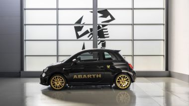 Abarth: una vista laterale della 695 75° Anniversario