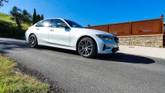 BMW 330e plug-in hybrid: prova, prezzi