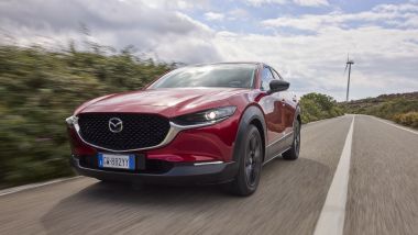 Al volante della Mazda CX-30 Homura