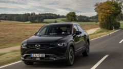 Mazda MX-30 e-Skyactiv R-EV: prova, prezzi, opinioni