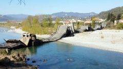 Crollo ponte Albiano Magra (Aulla): due feriti. Foto e video