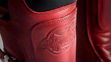 Alcuni dettagli degli stivali Stylmartin Continental Red Edition