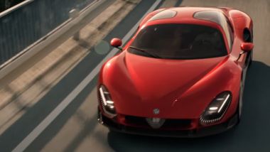 Alfa Romeo 33 Stradale inizia a muoversi (Alfa Romeo / YouTube)