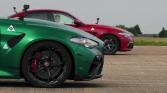 Alfa Romeo Giulia Quadrifoglio vs GTAm: la drag race in video