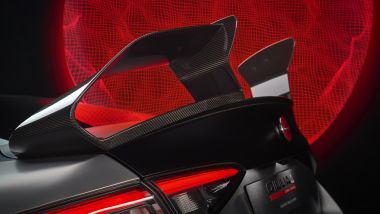 Alfa Romeo Giulia Quadrifoglio Luna Rossa: la doppia ala posteriore in fibra di carbonio