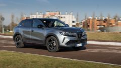 Alfa Romeo Junior 1.2 hybrid: prova, design, prestazioni e prezzi