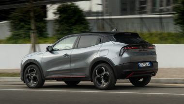 Alfa Romeo Junior Hybrid Speciale: la prova dell'Urban SUV con motore da 136 CV