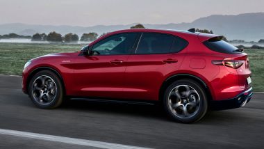 Alfa Romeo Stelvio 2023, nuove tecnologie, il solito feeling di guida
