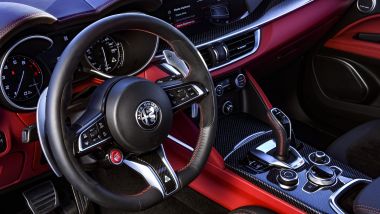 Alfa Romeo Stelvio Quadrifoglio 2020, i nuovi interni