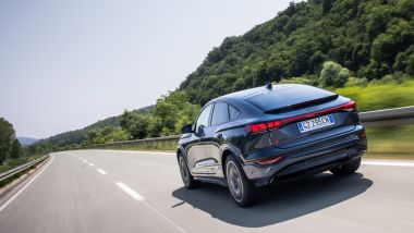 Alla guida della Audi SQ6 e-tron Sportback 2025