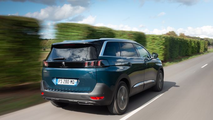 Peugeot 5008 2021 Prova Anche Video E Prezzi Del Suv 7 Posti Motorbox