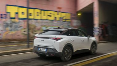 Alla guida della Peugeot 3008 Hybrid GT