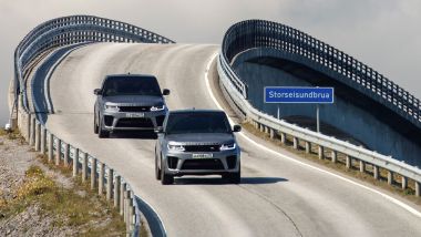 All'asta Land Rover e Jaguar di 007: No Time To Die