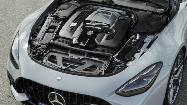 Ambiente e legge: il vigoroso motore V8 della Mercedes-Benz AMG GT 63