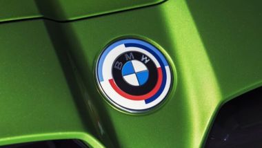 Anniversario 50 anni BMW M 2022: il logo con i colori della divisione sportiva