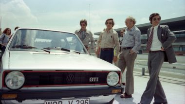 Anton Konrad ed Herbert Schuster alla presentazione di Golf GTI I nel 1976