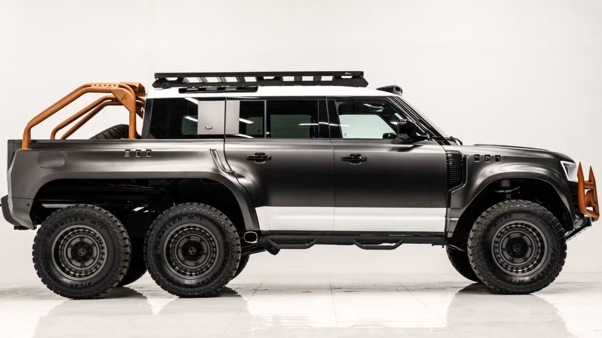 Land Rover Defender Apocalypse World Ender 6x6 in video