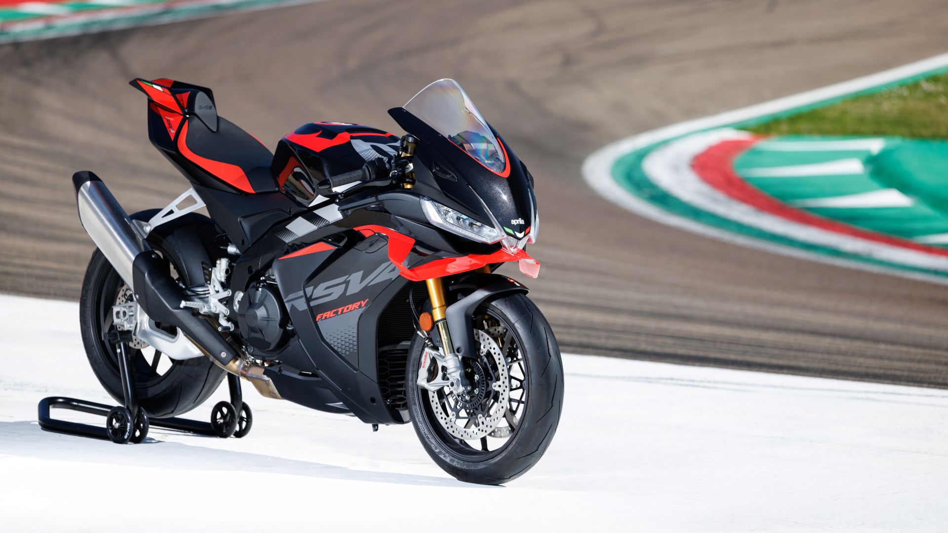 Aprilia RSV4 Factory 1100 2025 Prova Le Prestazioni Dopo Il Test aprilia-rsv4-factory-1100-2025-prova-le-prestazioni-dopo-il-test